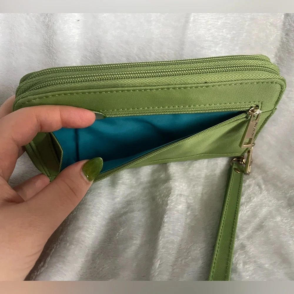 Travelon Green Wallet Wristlet NWOT - Picture 4 of 6